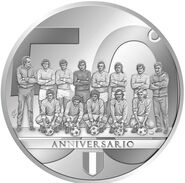 Команда ФК «Лацио» на серебряной памятной медали. Италия
